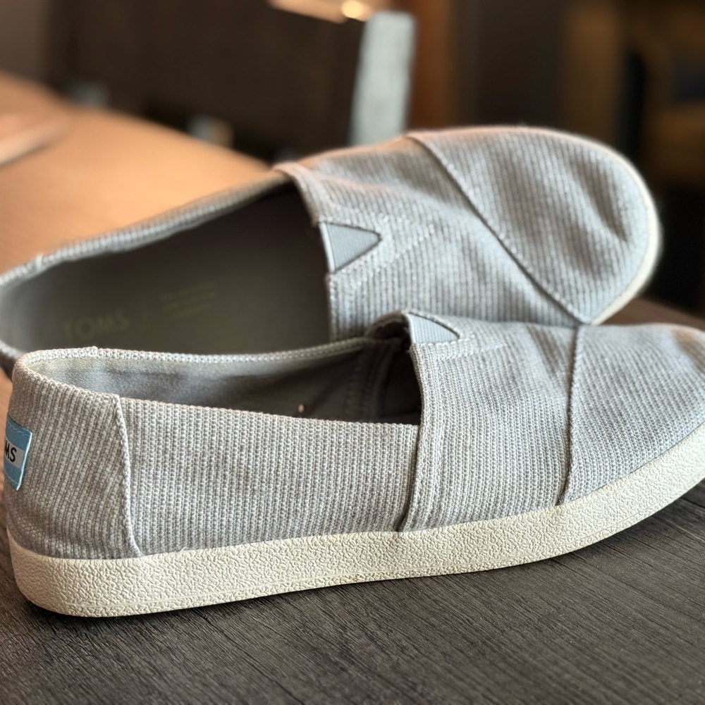 TOMS Women's Gray Slip-On Flats